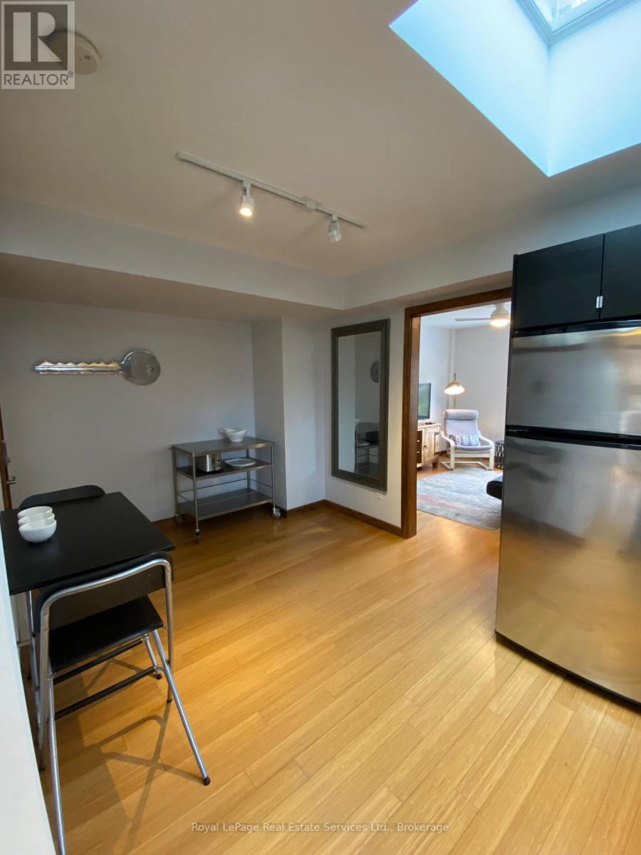 3 - 447 Kerr Street, Oakville, Ontario  L6K 3C2 - Photo 10 - W12686582