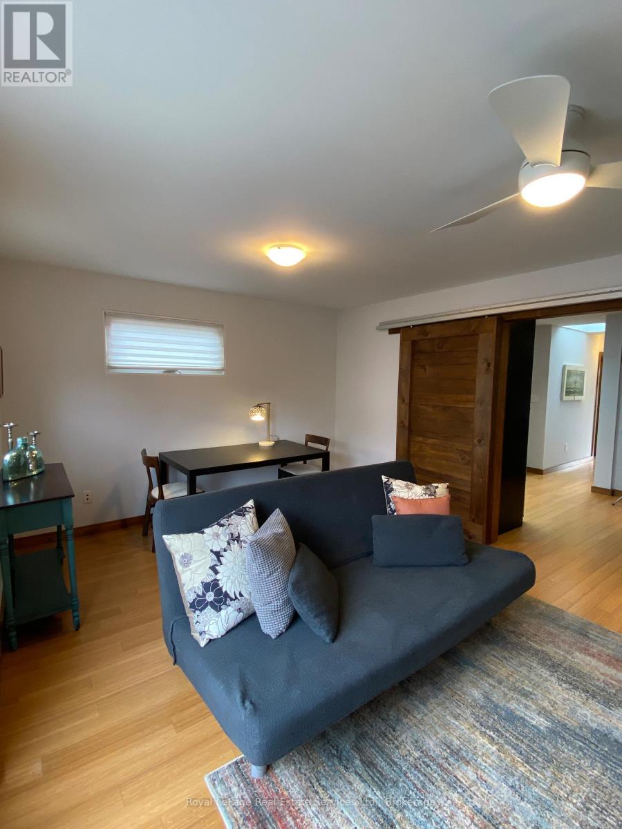 3 - 447 Kerr Street, Oakville, Ontario  L6K 3C2 - Photo 3 - W12686582