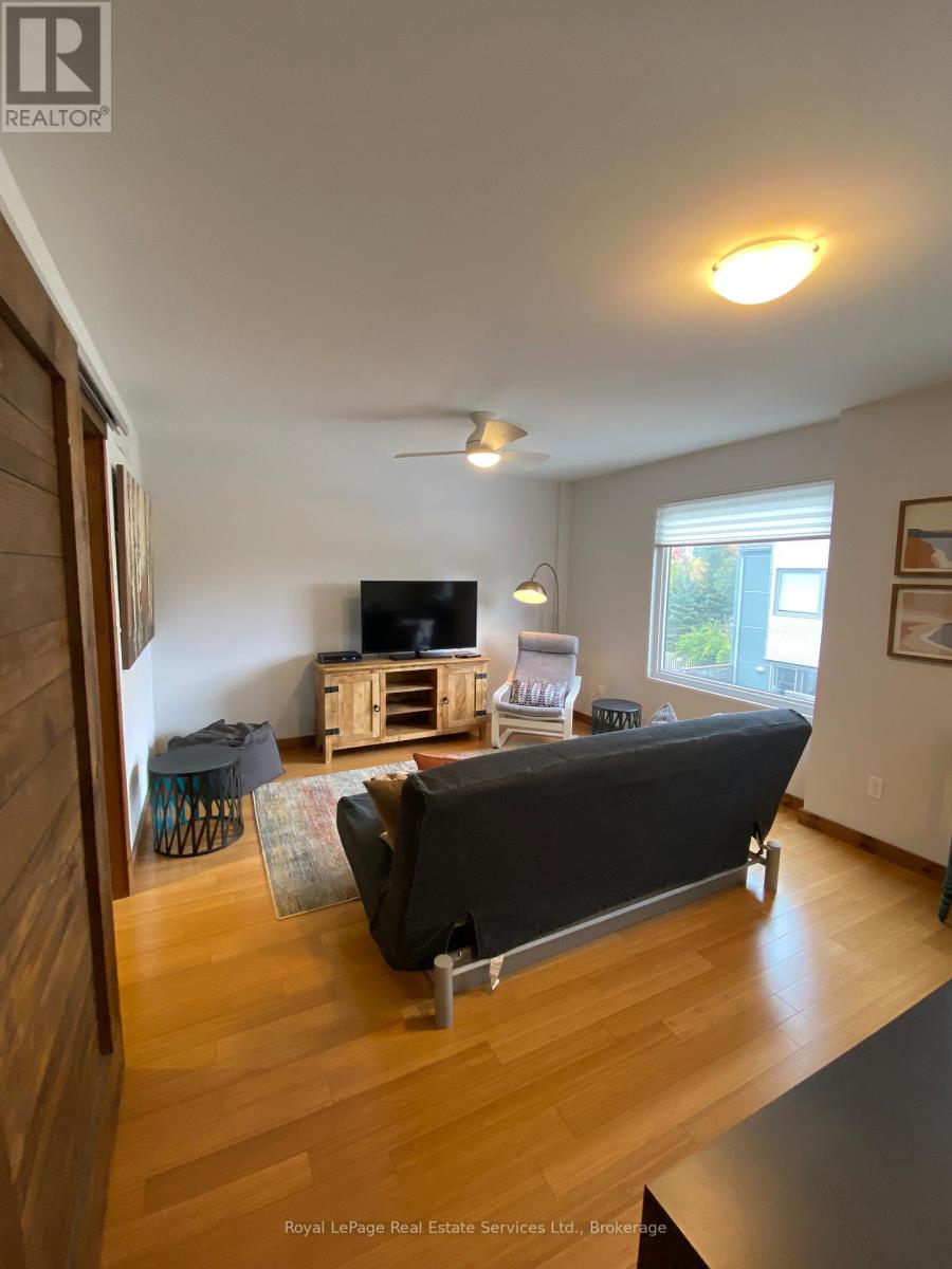 3 - 447 Kerr Street, Oakville, Ontario  L6K 3C2 - Photo 6 - W12686582