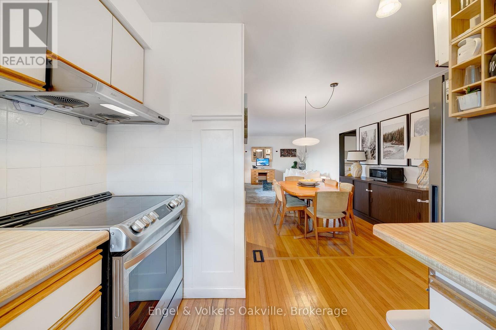 115 Welbourn Drive, Hamilton, Ontario  L9A 3N5 - Photo 12 - X12686672