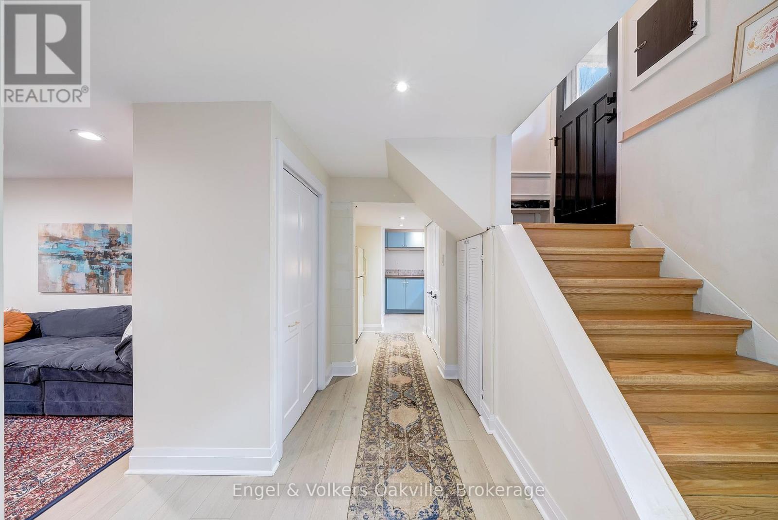 115 Welbourn Drive, Hamilton, Ontario  L9A 3N5 - Photo 21 - X12686672