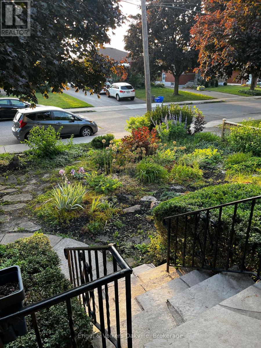 115 Welbourn Drive, Hamilton, Ontario  L9A 3N5 - Photo 37 - X12686672