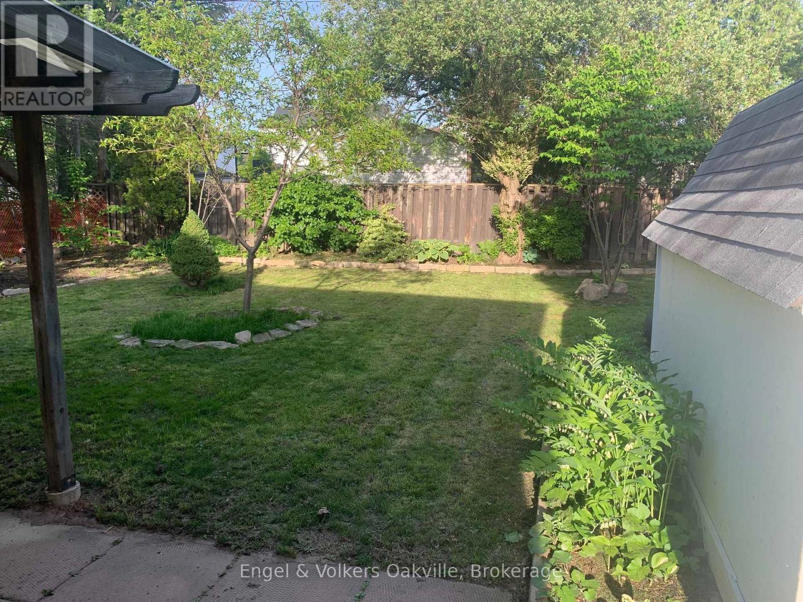 115 Welbourn Drive, Hamilton, Ontario  L9A 3N5 - Photo 42 - X12686672