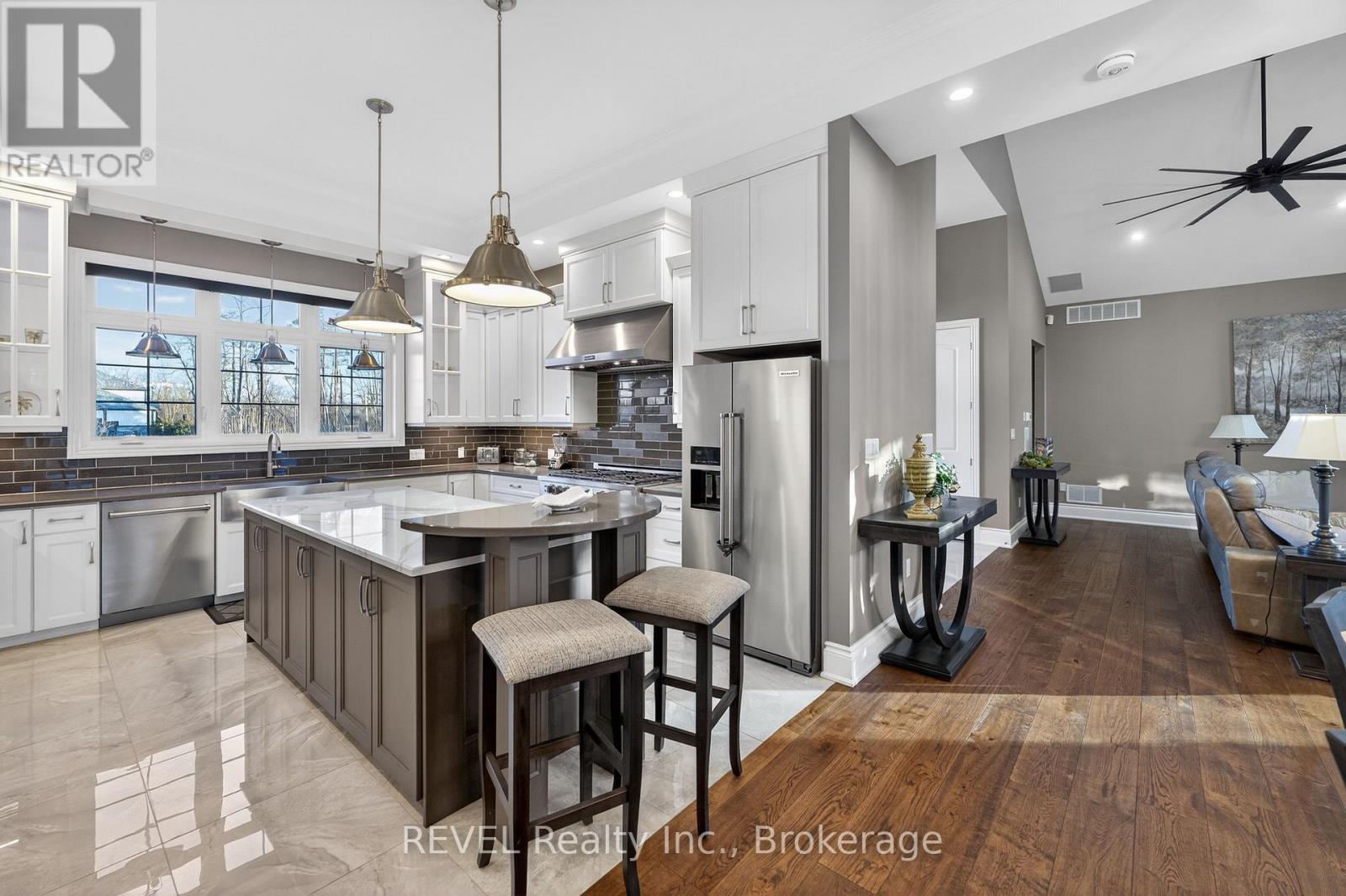 1041 Oakhill Boulevard, Fort Erie, Ontario  L0S 1N0 - Photo 17 - X12686588