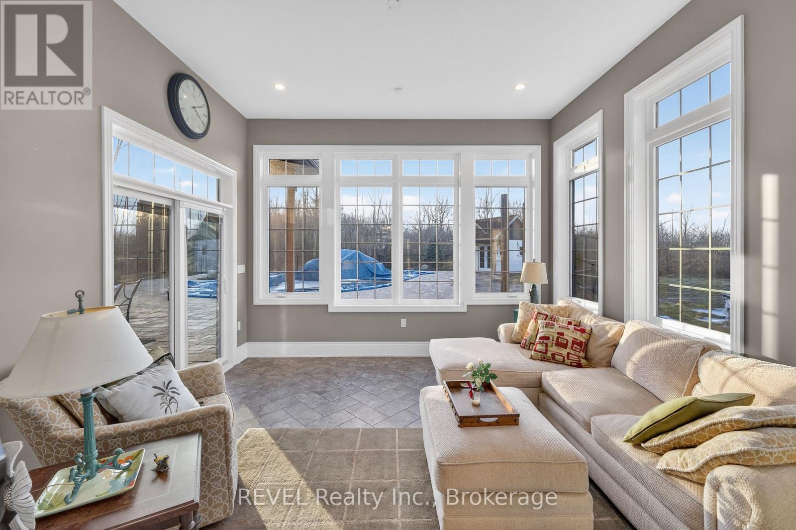 1041 Oakhill Boulevard, Fort Erie, Ontario  L0S 1N0 - Photo 25 - X12686588