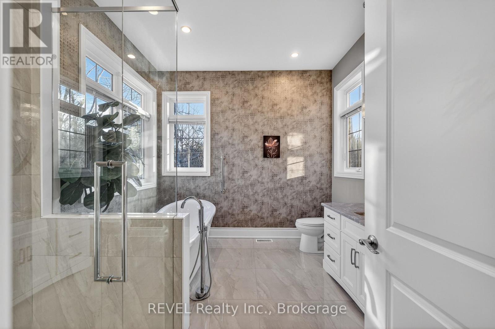 1041 Oakhill Boulevard, Fort Erie, Ontario  L0S 1N0 - Photo 29 - X12686588