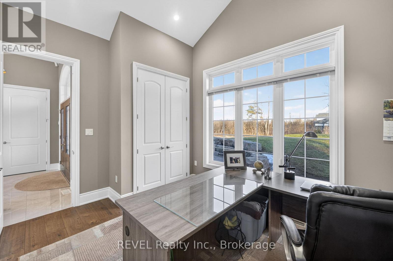 1041 Oakhill Boulevard, Fort Erie, Ontario  L0S 1N0 - Photo 8 - X12686588