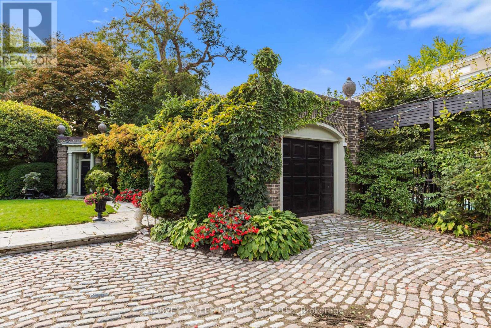 1 Edmund Gate, Toronto, Ontario  M4V 2M1 - Photo 14 - C12685978