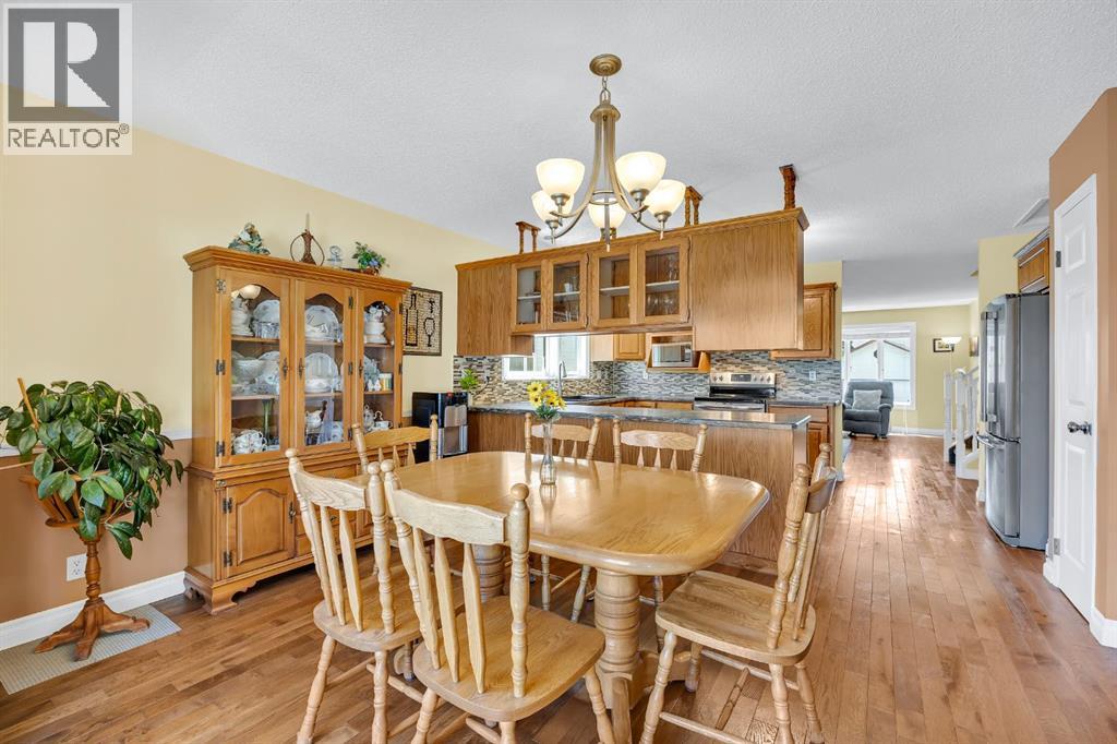 32 Rideau Close Sw, Airdrie, Alberta  T4B 1A6 - Photo 12 - A2263593