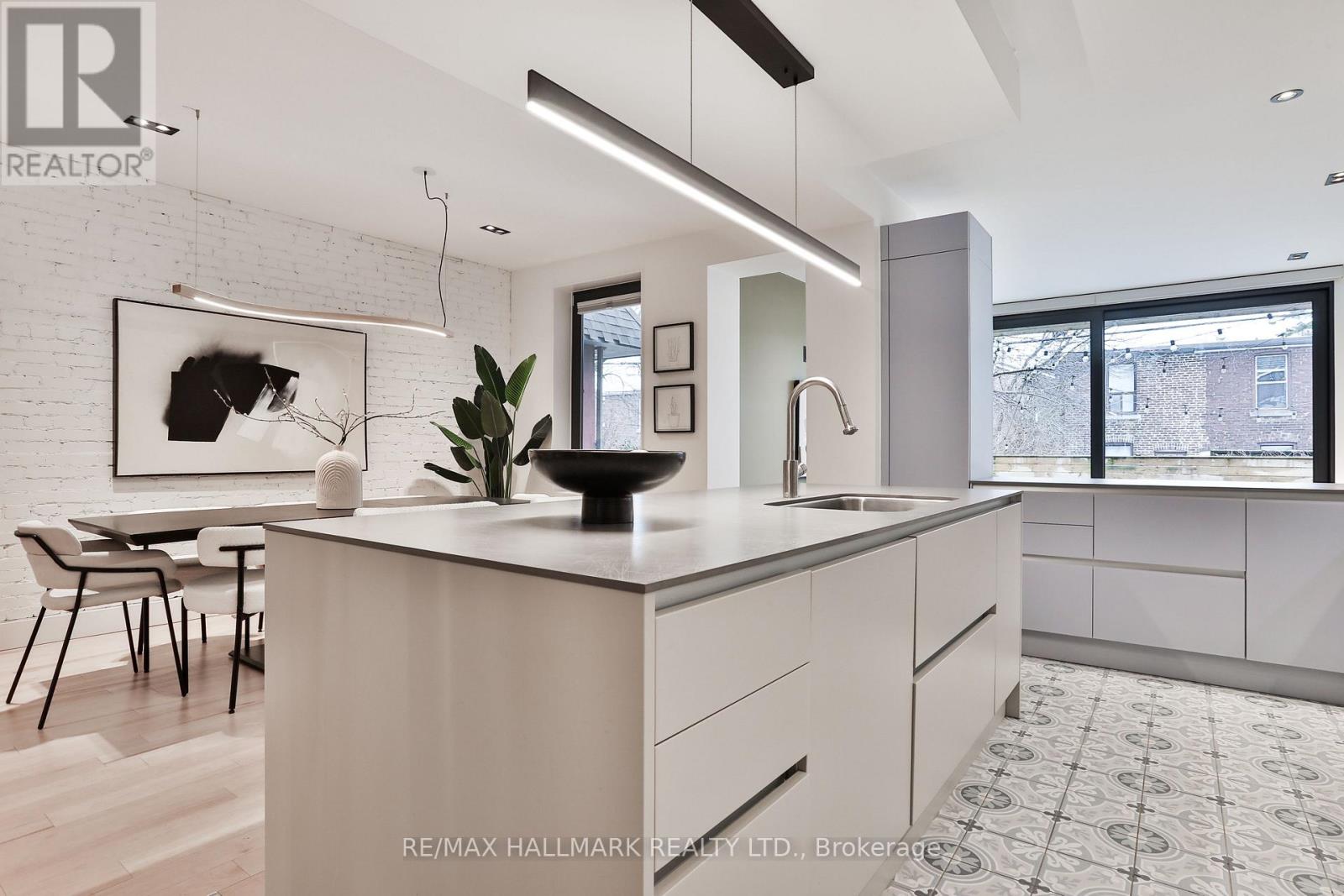 35 Palmerston Gardens, Toronto, Ontario  M6G 1V8 - Photo 11 - C12686528