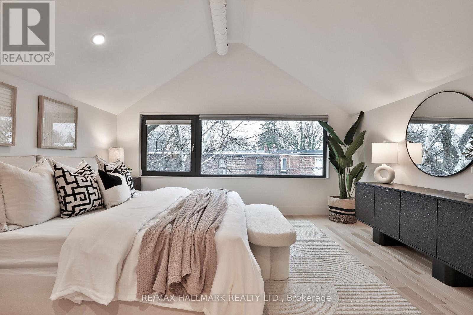 35 Palmerston Gardens, Toronto, Ontario  M6G 1V8 - Photo 19 - C12686528