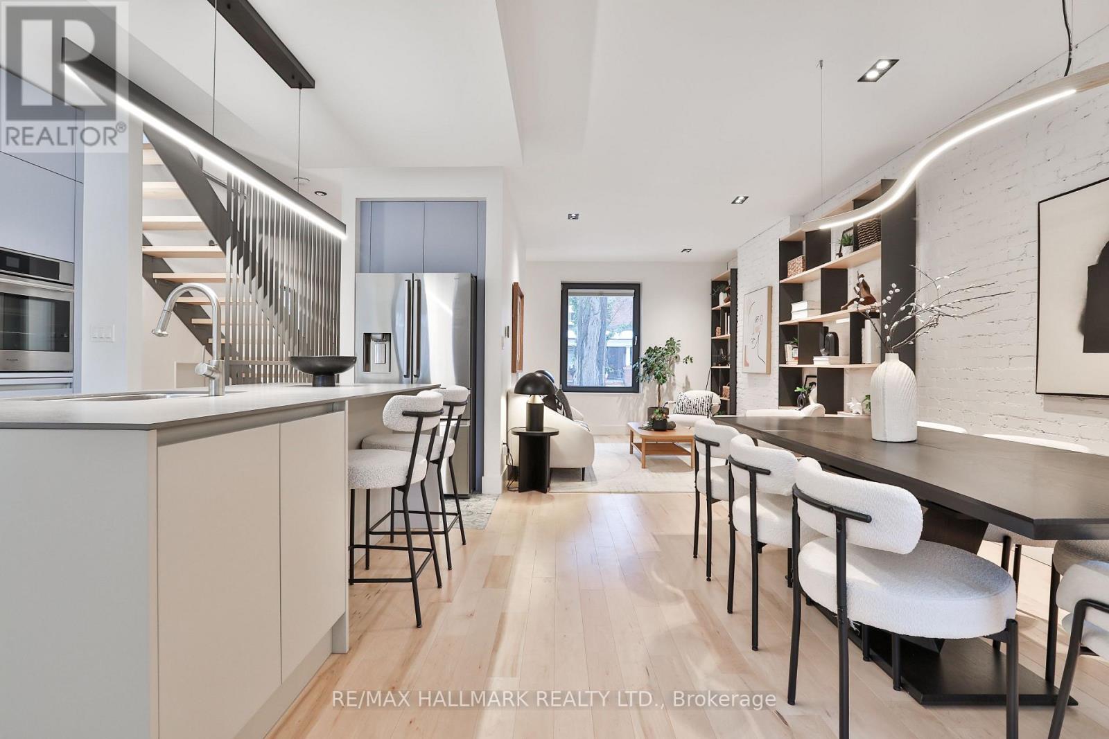 35 Palmerston Gardens, Toronto, Ontario  M6G 1V8 - Photo 8 - C12686528