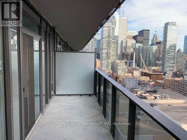 2302 - 330 Richmond Street W, Toronto, Ontario  M5V 1X2 - Photo 17 - C12686534