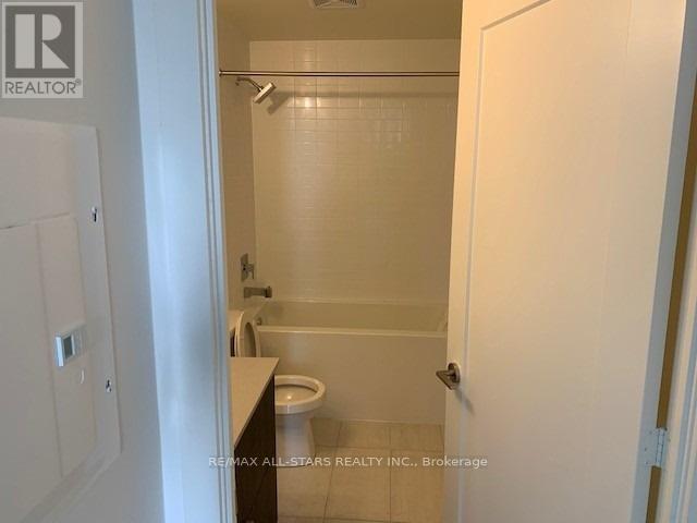 2302 - 330 Richmond Street W, Toronto, Ontario  M5V 1X2 - Photo 6 - C12686534