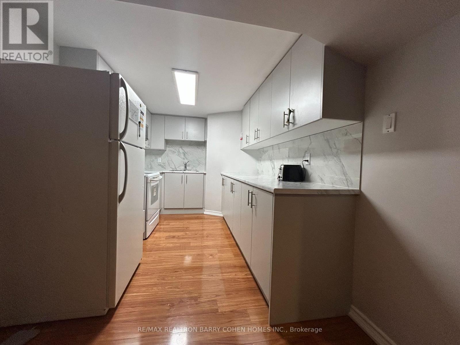 Lower F - 326 Connaught Avenue, Toronto, Ontario  M2R 2L9 - Photo 8 - C12686550