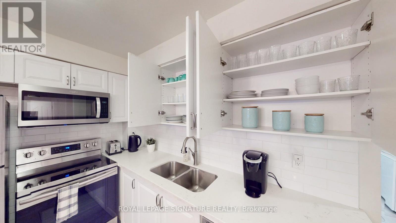 B - 61 Cameron Street, Toronto, Ontario  M5T 2H1 - Photo 12 - C12686570