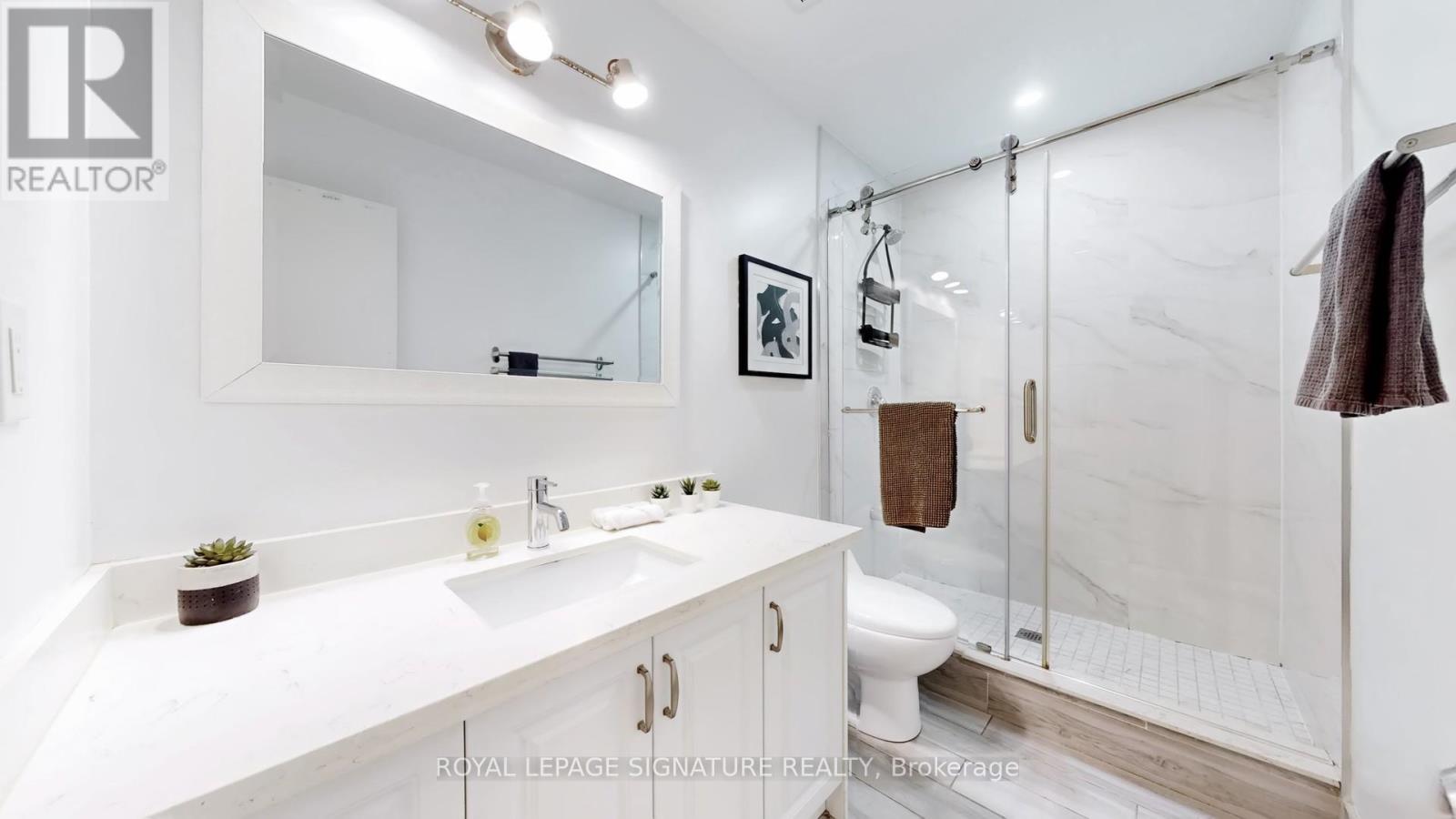 B - 61 Cameron Street, Toronto, Ontario  M5T 2H1 - Photo 21 - C12686570