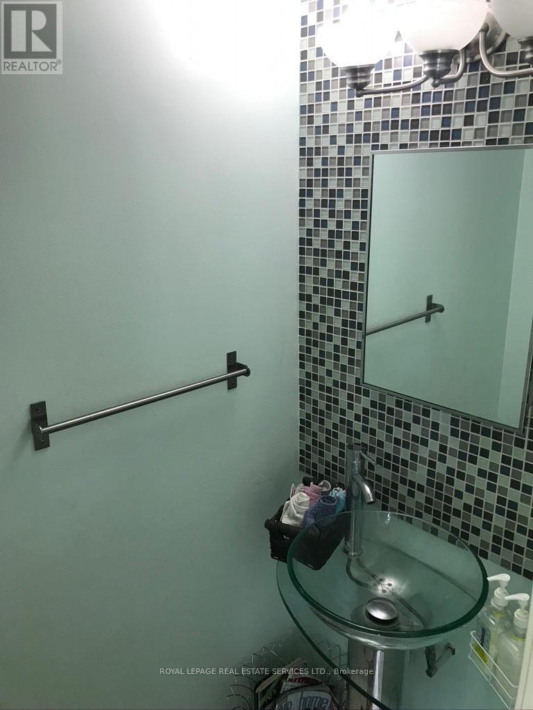 47 Snapdragon Drive, Toronto, Ontario  M2J 4X5 - Photo 19 - C12686684