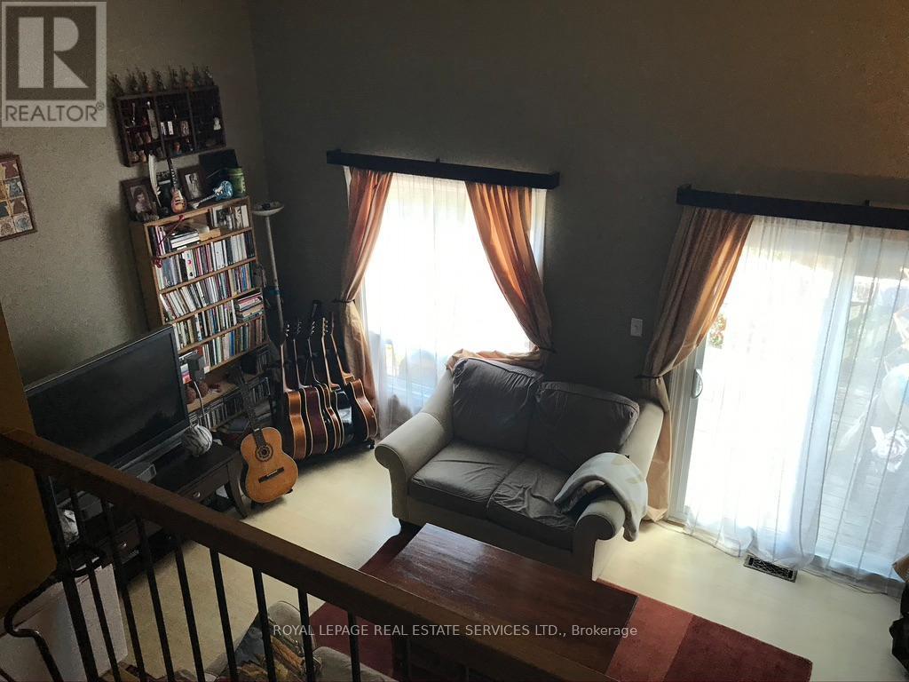 47 Snapdragon Drive, Toronto, Ontario  M2J 4X5 - Photo 2 - C12686684