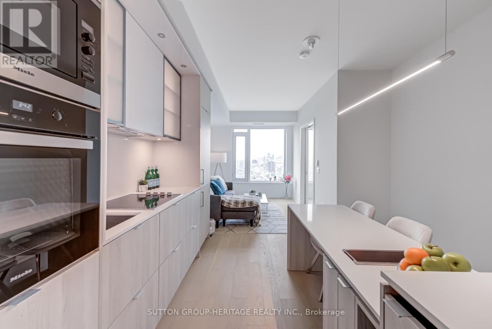 3503 - 11 YORKVILLE AVENUE, Toronto, Ontario