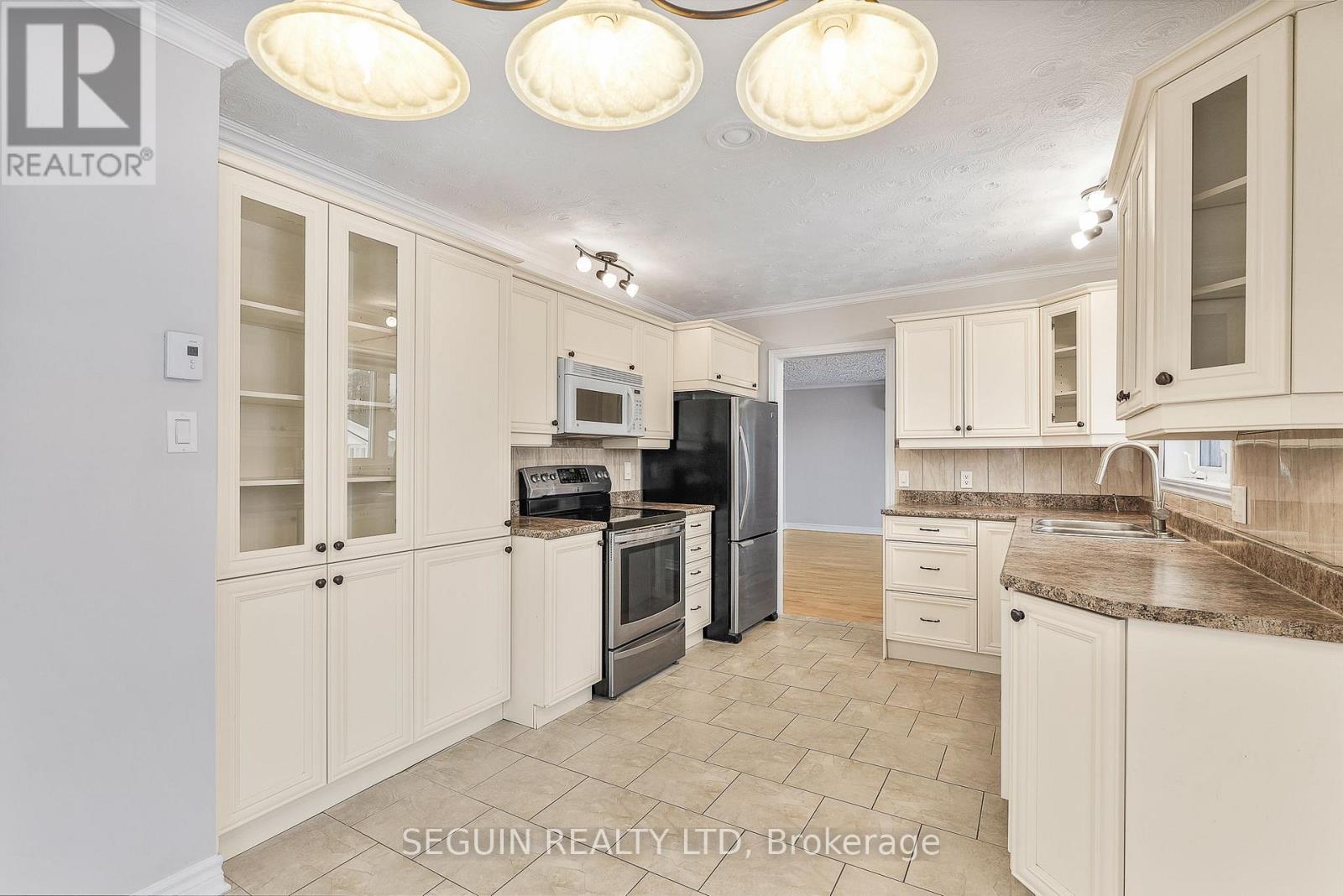 301-303 Chamberlain Street, Hawkesbury, Ontario  K6A 2G3 - Photo 12 - X12686698