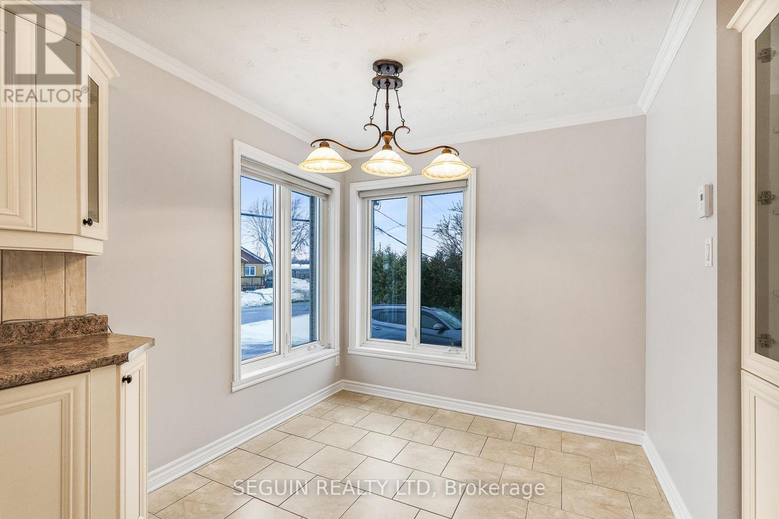 301-303 Chamberlain Street, Hawkesbury, Ontario  K6A 2G3 - Photo 13 - X12686698