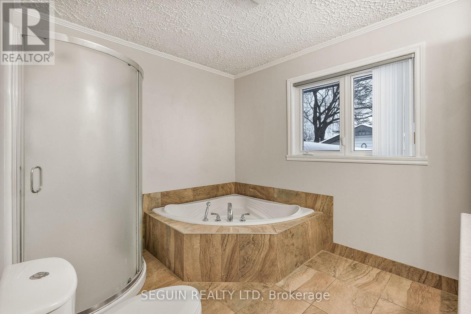 301-303 Chamberlain Street, Hawkesbury, Ontario  K6A 2G3 - Photo 18 - X12686698