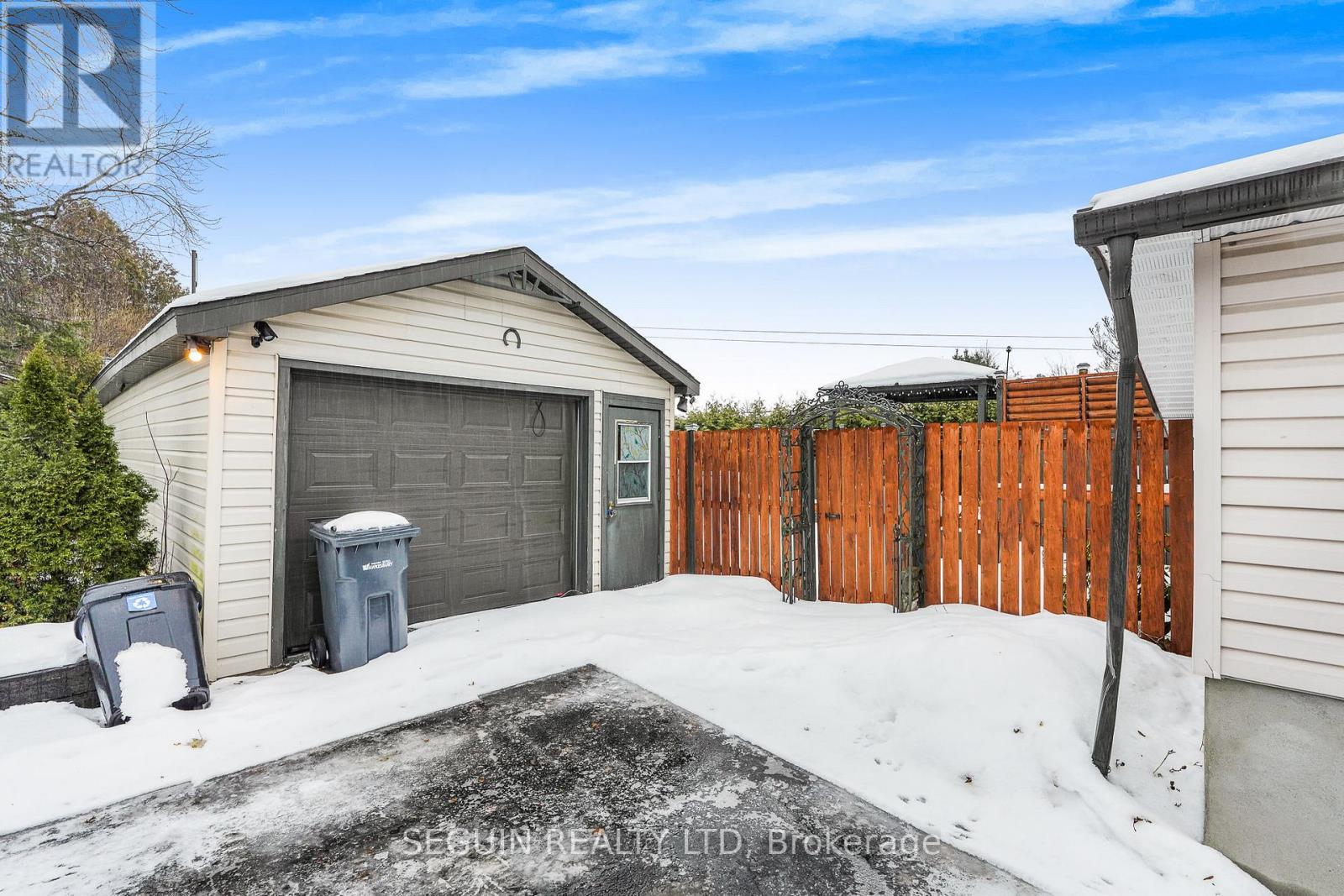 301-303 Chamberlain Street, Hawkesbury, Ontario  K6A 2G3 - Photo 33 - X12686698