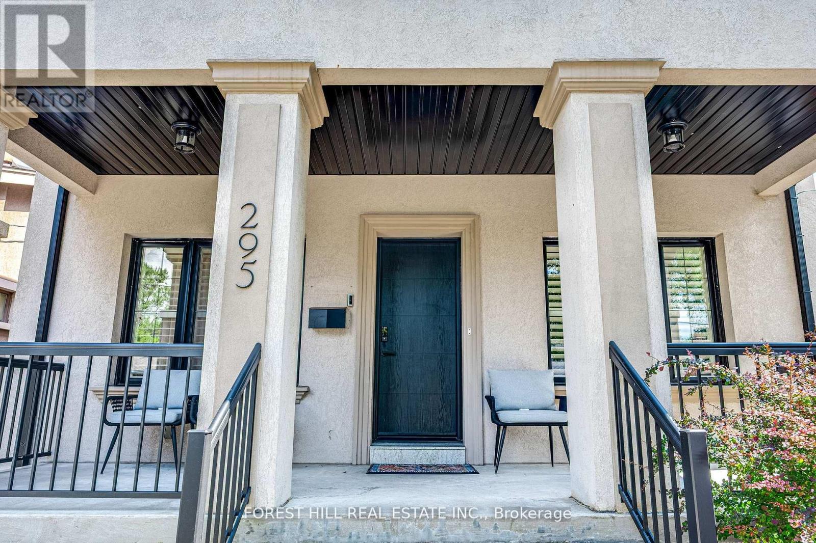 295 Strathmore Boulevard, Toronto, Ontario  M4J 1P9 - Photo 2 - E12686466