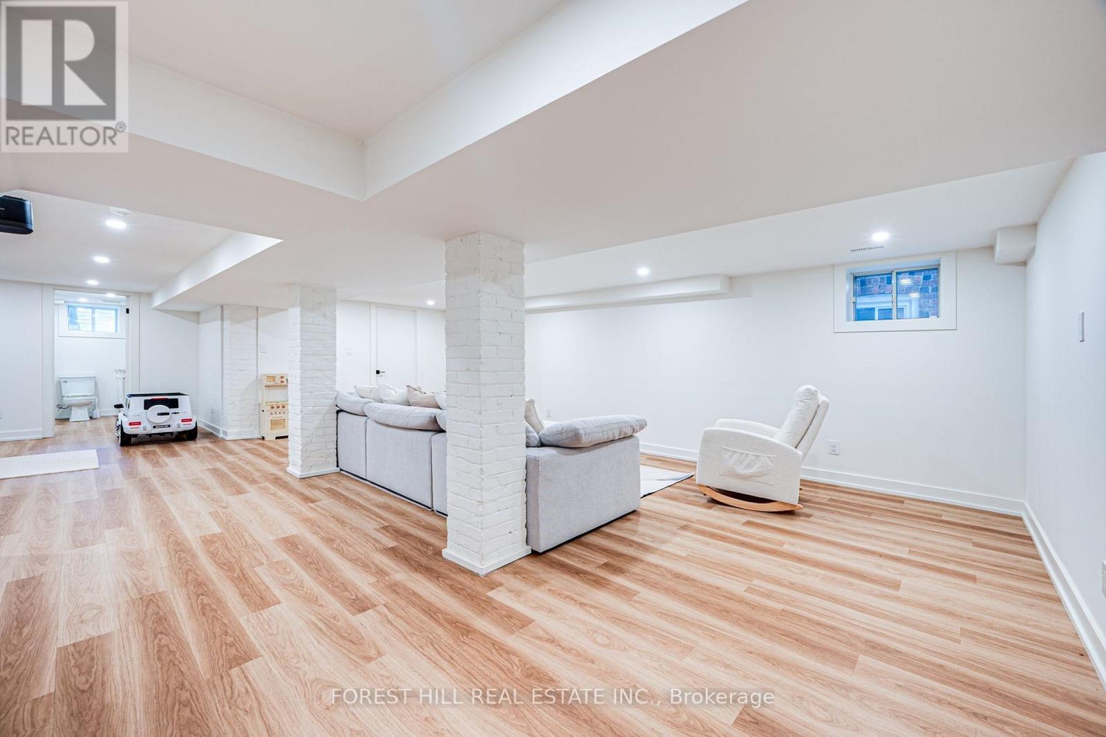 295 Strathmore Boulevard, Toronto, Ontario  M4J 1P9 - Photo 27 - E12686466