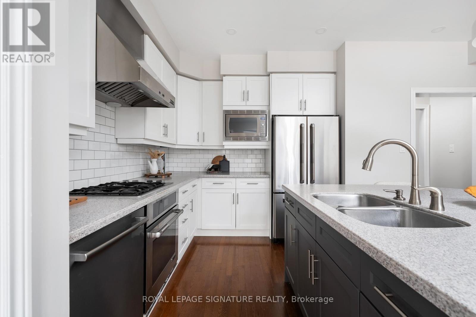 89 Winners Circle, Toronto, Ontario  M4L 3Y7 - Photo 16 - E12686556