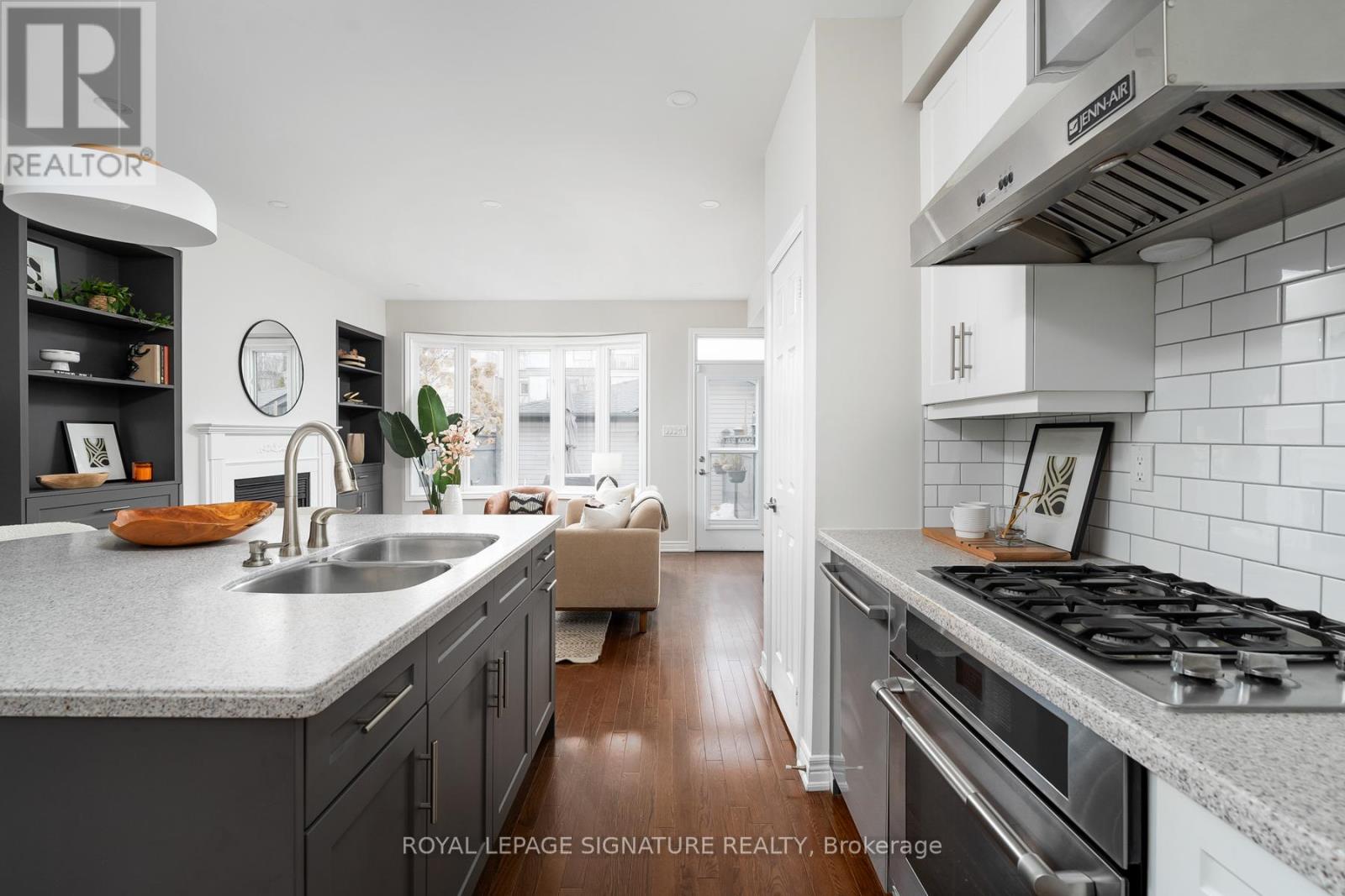 89 Winners Circle, Toronto, Ontario  M4L 3Y7 - Photo 18 - E12686556