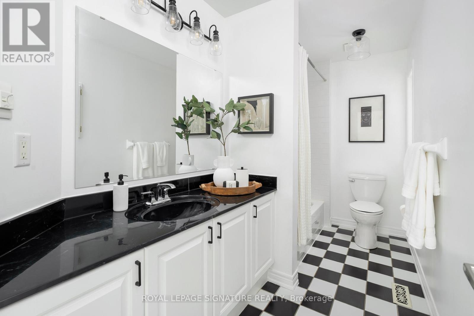 89 Winners Circle, Toronto, Ontario  M4L 3Y7 - Photo 32 - E12686556