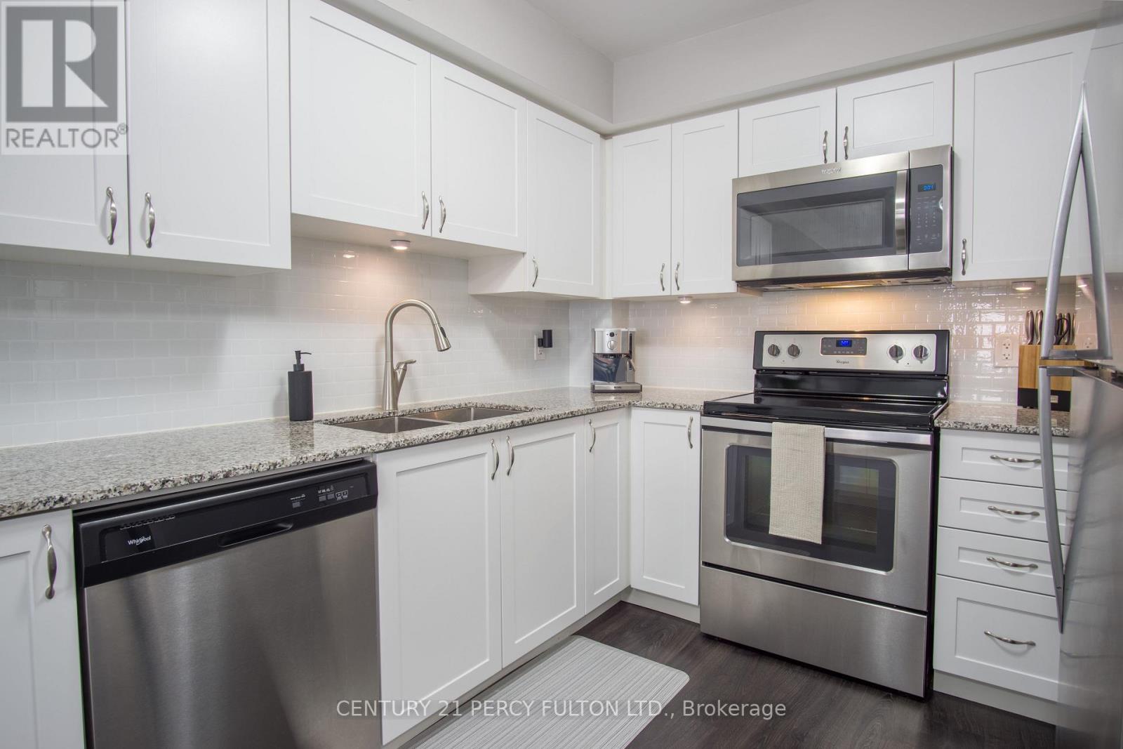 201 - 481 Rupert Avenue, Whitchurch-Stouffville, Ontario  L4A 1Y7 - Photo 6 - N12686456