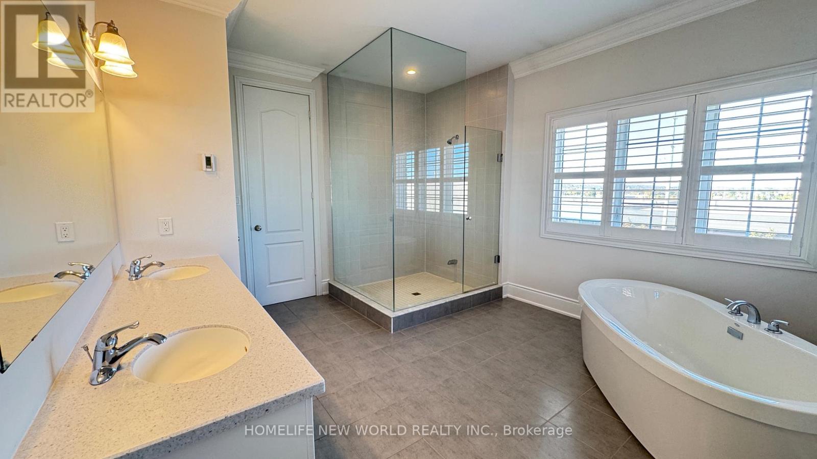 10 Ken Sinclair Crescent, Aurora, Ontario  L4G 3J1 - Photo 14 - N12686532