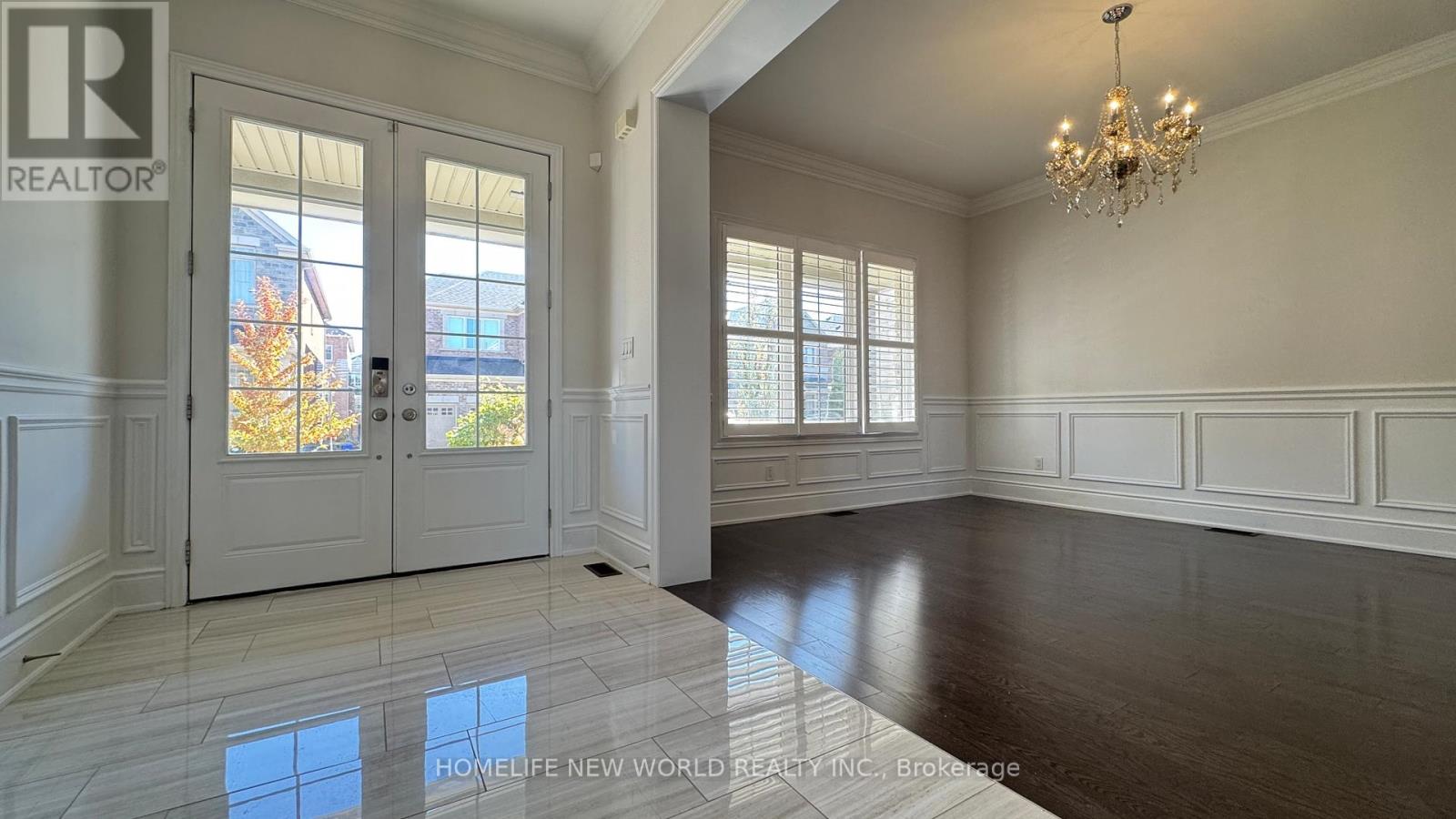 10 Ken Sinclair Crescent, Aurora, Ontario  L4G 3J1 - Photo 3 - N12686532