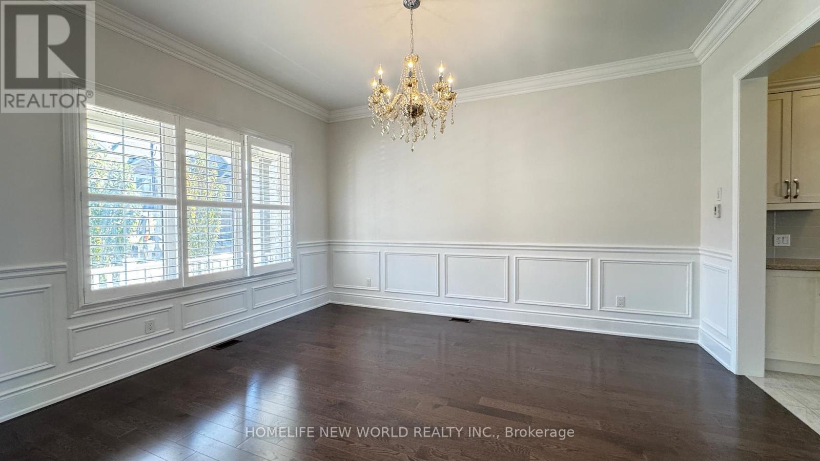 10 Ken Sinclair Crescent, Aurora, Ontario  L4G 3J1 - Photo 4 - N12686532