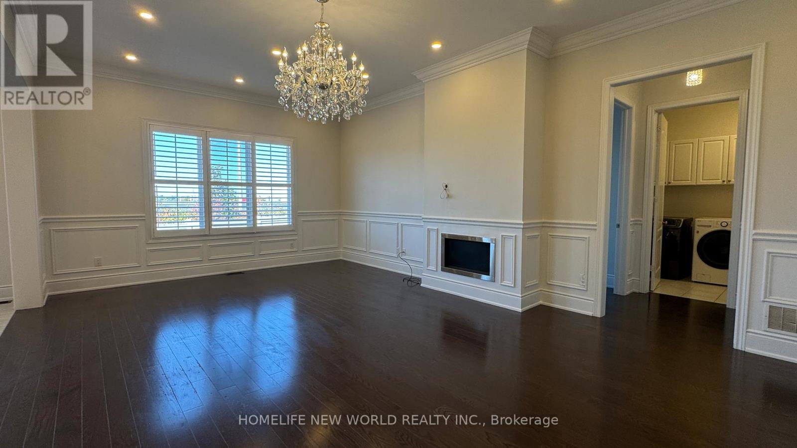 10 Ken Sinclair Crescent, Aurora, Ontario  L4G 3J1 - Photo 5 - N12686532