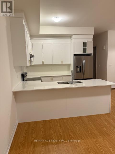 2 Kahshe Lane, Richmond Hill, Ontario  L4S 1N4 - Photo 4 - N12686572