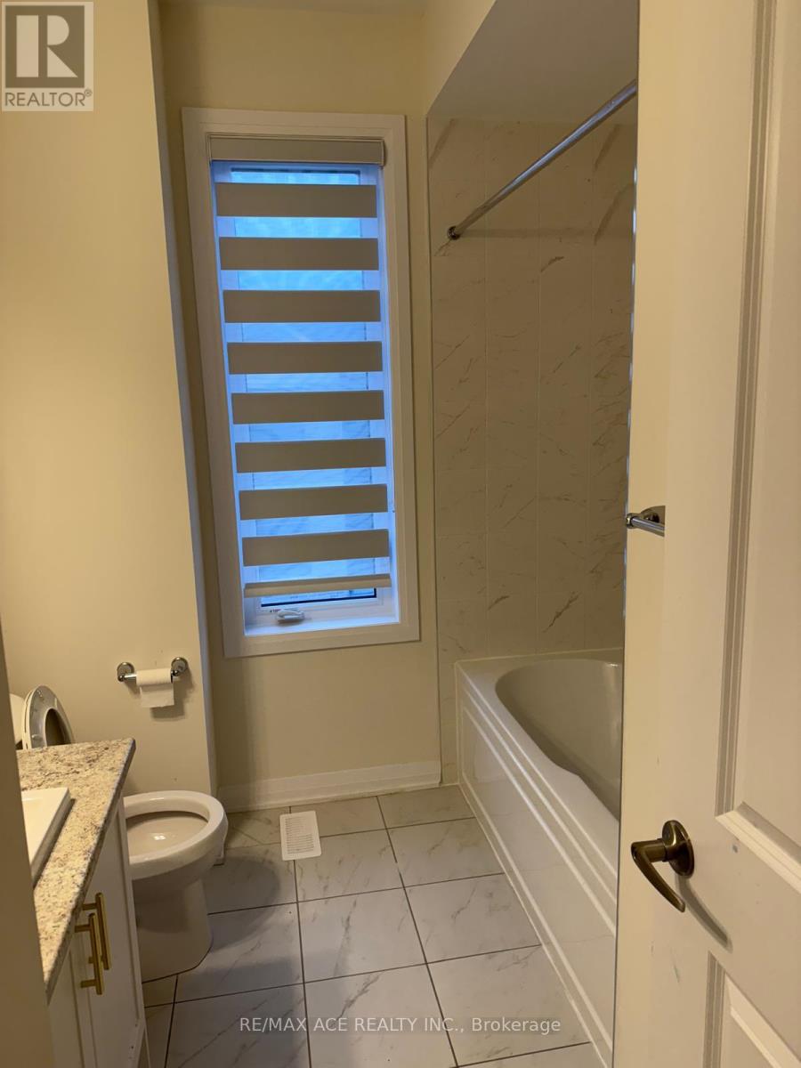 2 Kahshe Lane, Richmond Hill, Ontario  L4S 1N4 - Photo 9 - N12686572