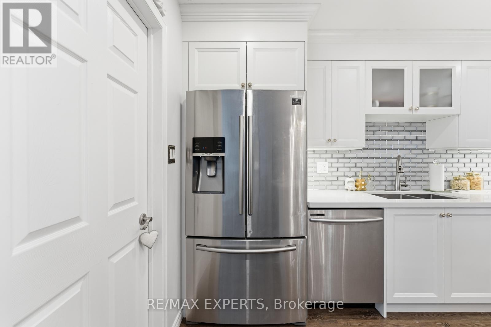 34 Castle Park Boulevard, Vaughan, Ontario  L4H 1M4 - Photo 20 - N12686614