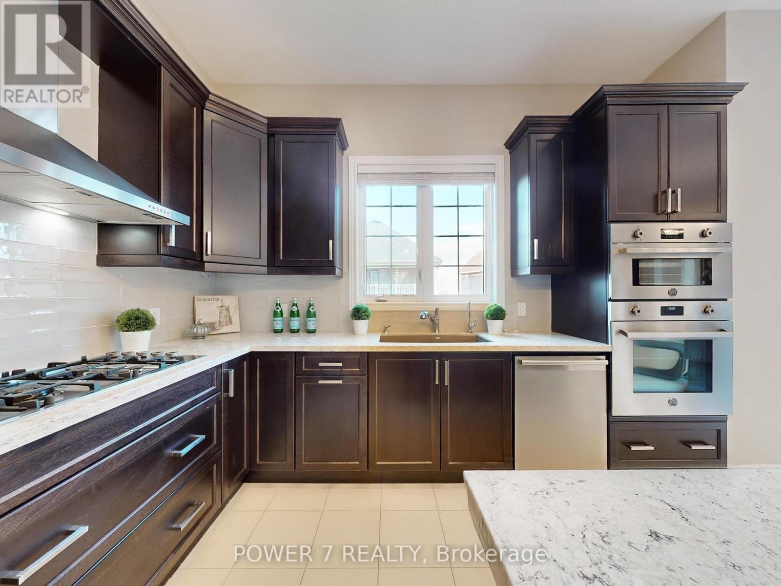 61 Match Point Court, Aurora, Ontario  L4G 3J1 - Photo 18 - N12686650