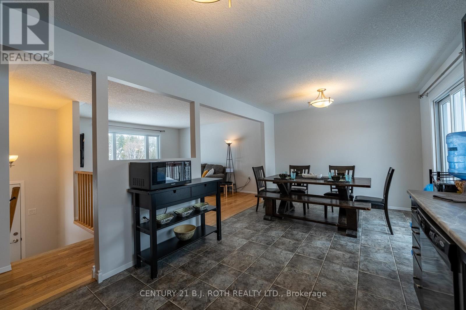 1829 Division Road E, Severn (Ardtrea), Ontario  L3V 0X8 - Photo 13 - S12686494