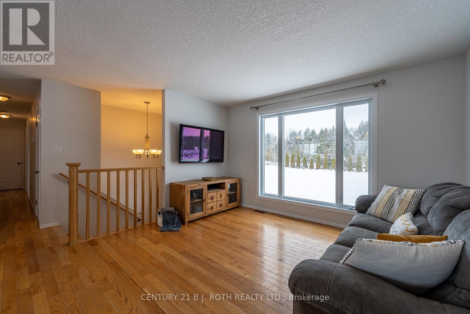 1829 Division Road E, Severn (Ardtrea), Ontario  L3V 0X8 - Photo 6 - S12686494