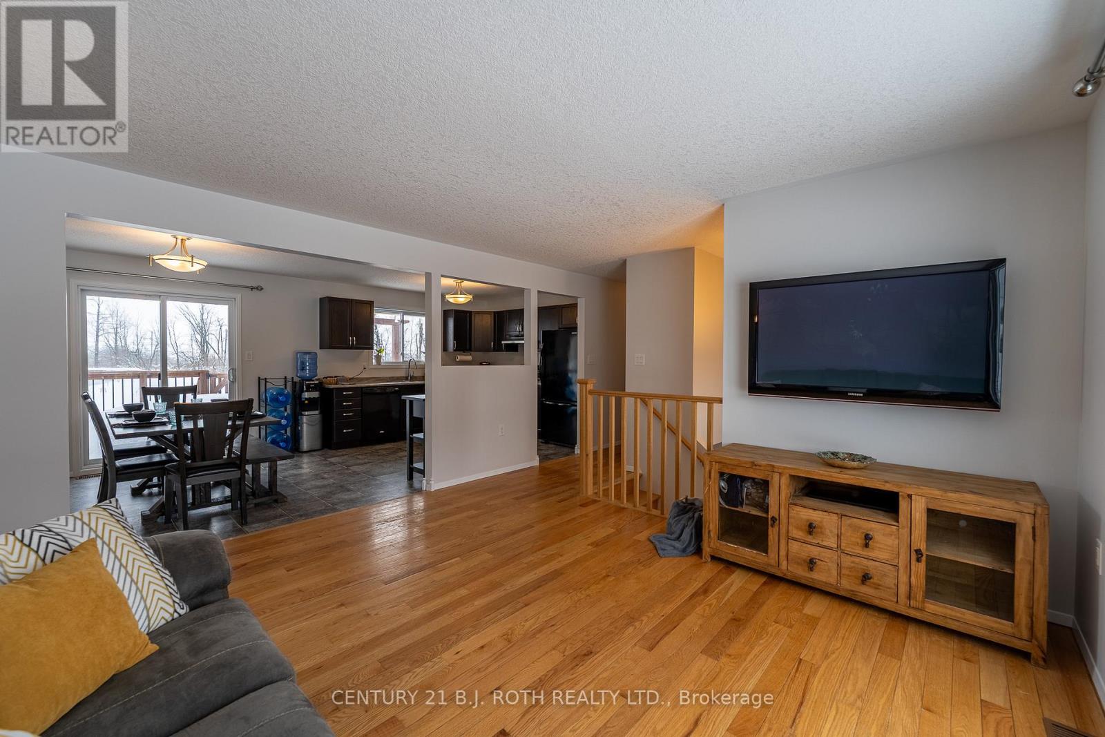 1829 Division Road E, Severn (Ardtrea), Ontario  L3V 0X8 - Photo 8 - S12686494
