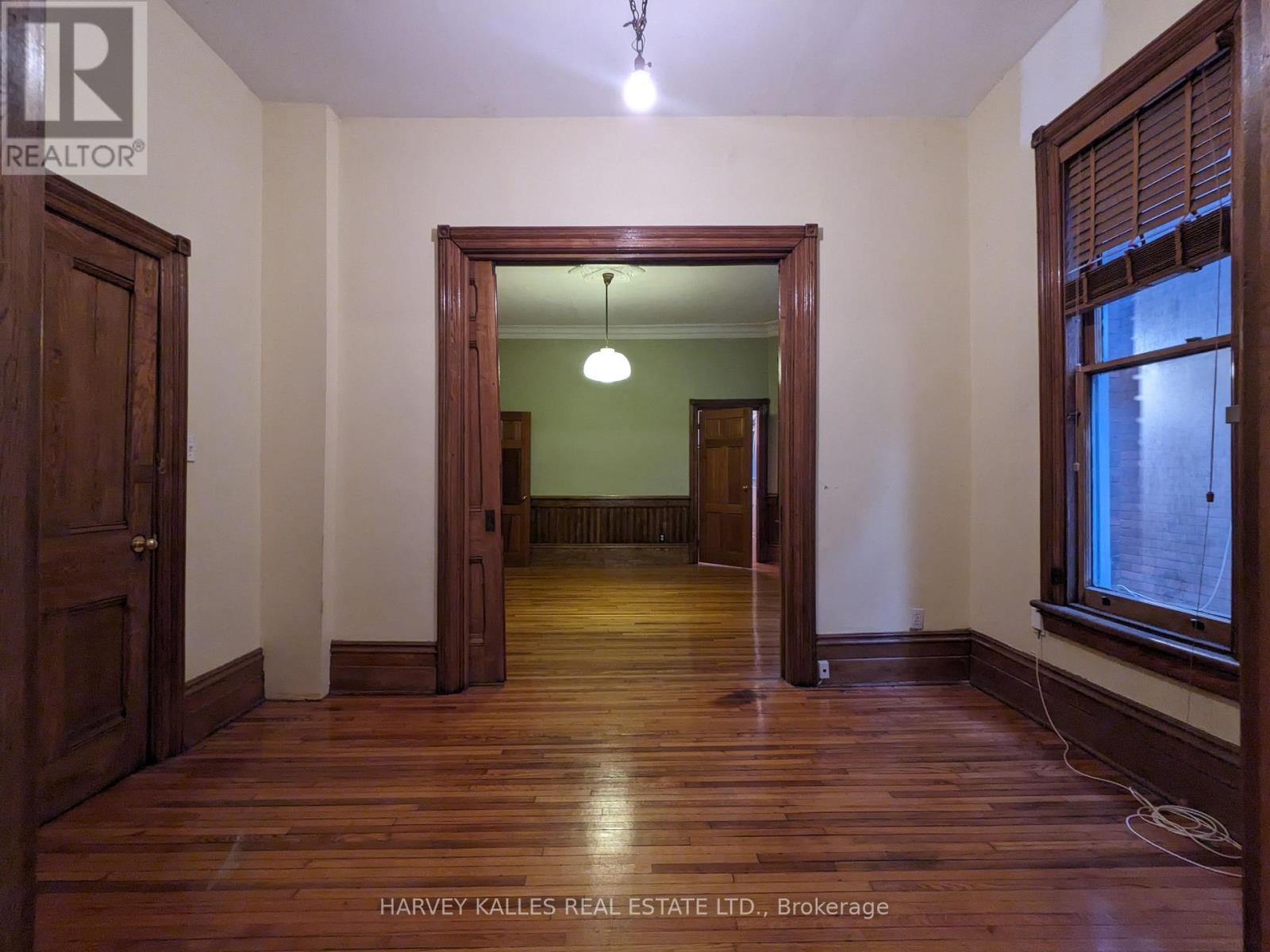 Main - 600 Huron Street, Toronto, Ontario  M5R 2R7 - Photo 2 - C12684980