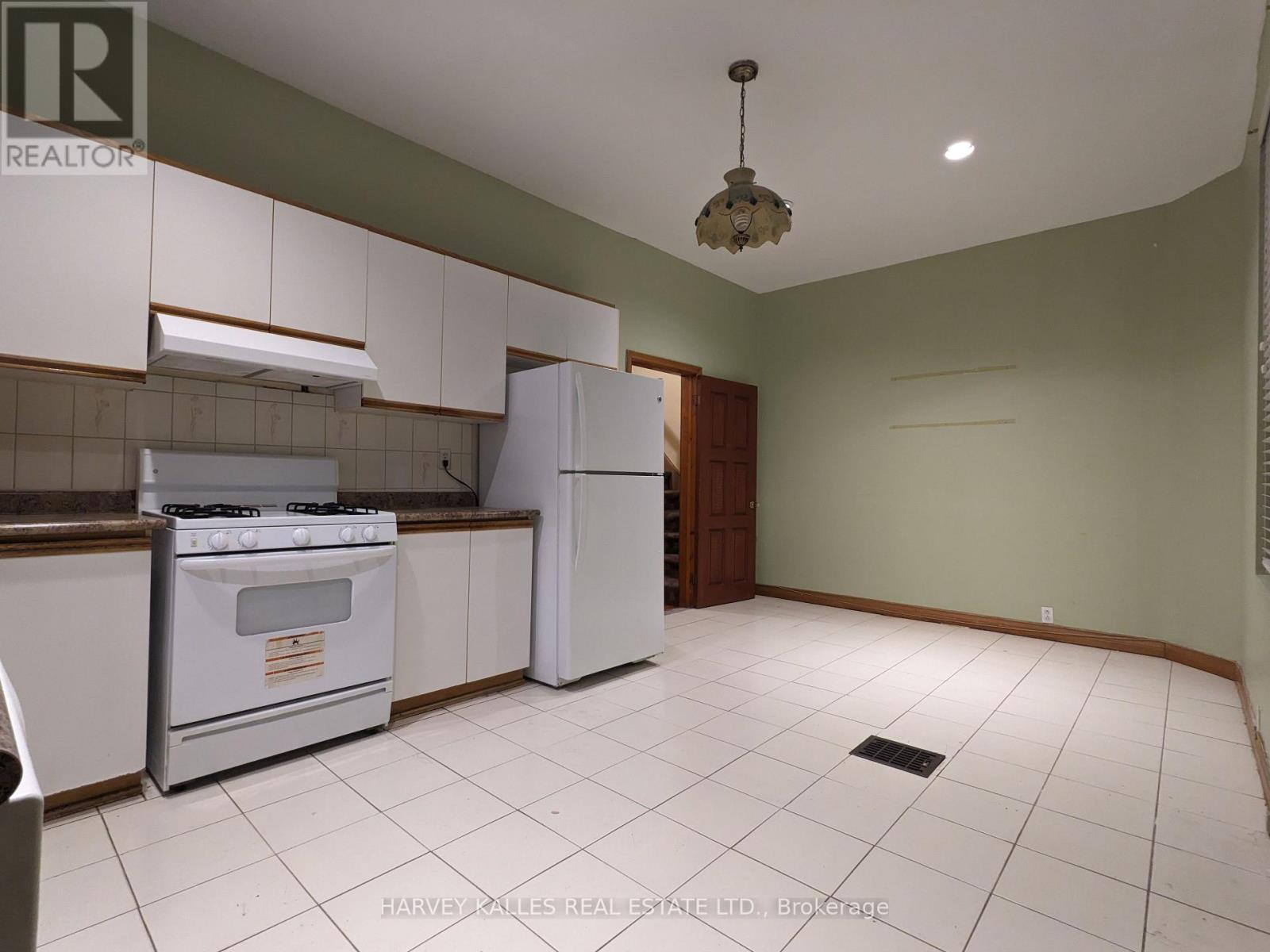 Main - 600 Huron Street, Toronto, Ontario  M5R 2R7 - Photo 7 - C12684980