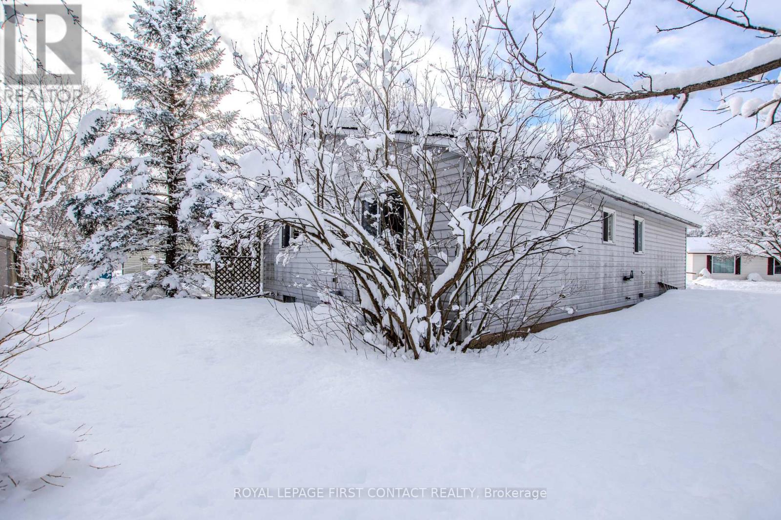 27 Royal Oak Drive, Innisfil, Ontario  L0L 1L0 - Photo 15 - N12616828