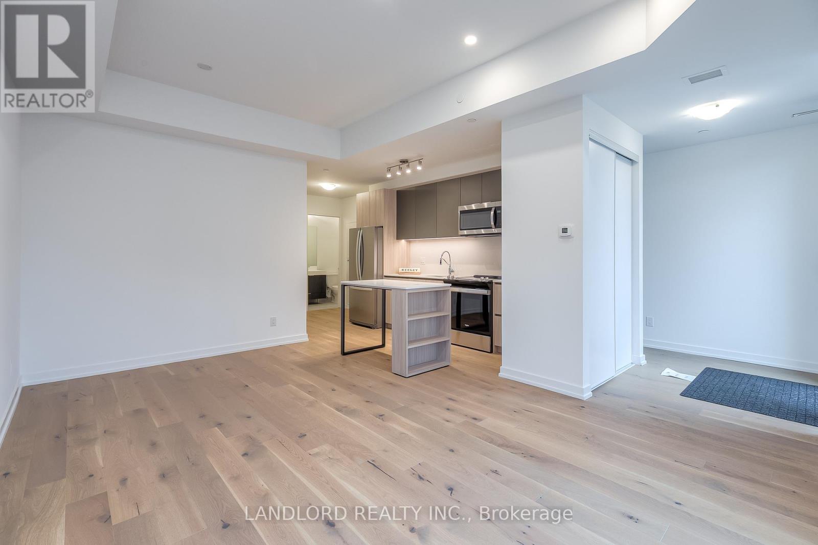 104 - 15 Maryport Avenue, Toronto, Ontario  M3M 0E1 - Photo 4 - W12686496