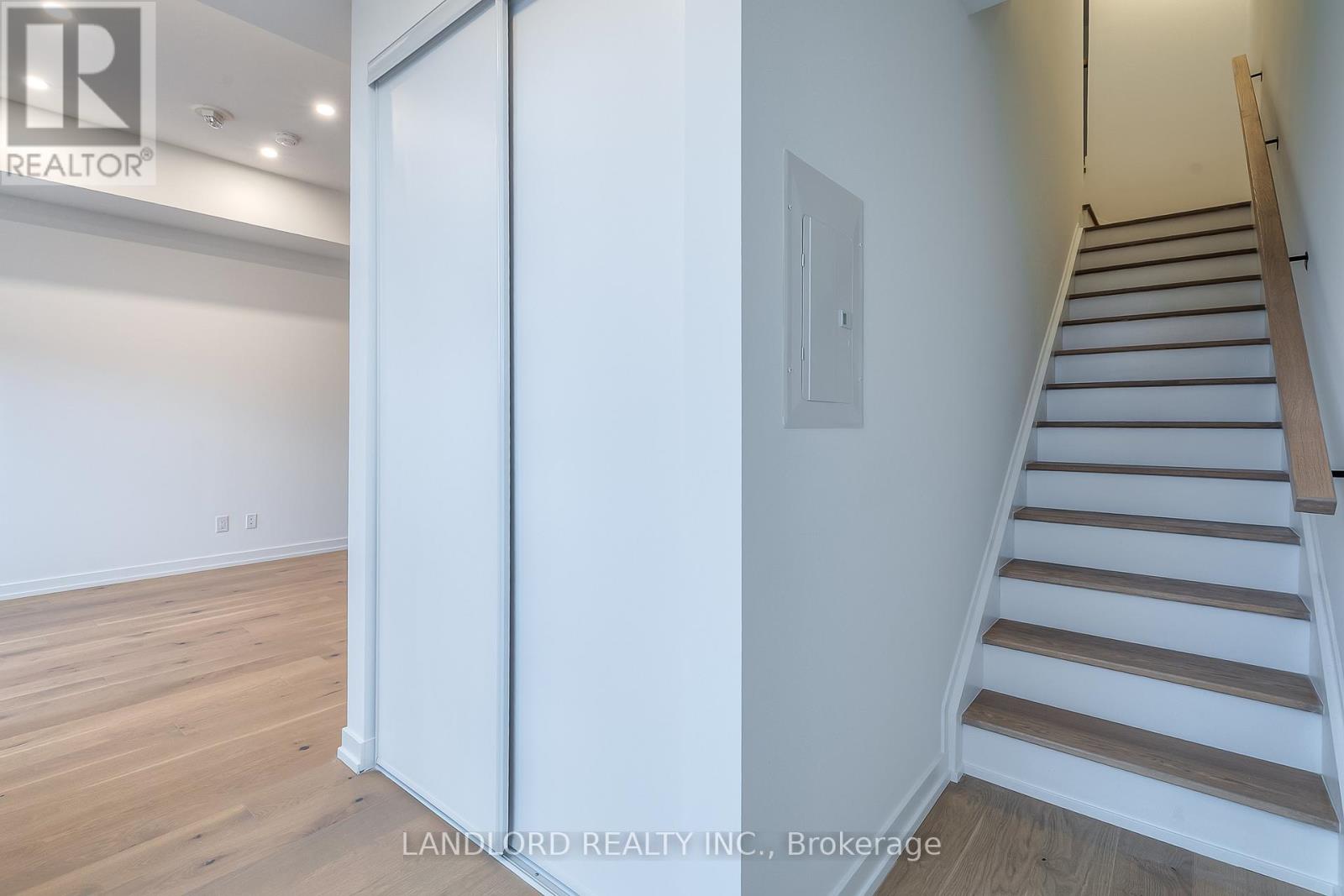 104 - 15 Maryport Avenue, Toronto, Ontario  M3M 0E1 - Photo 8 - W12686496